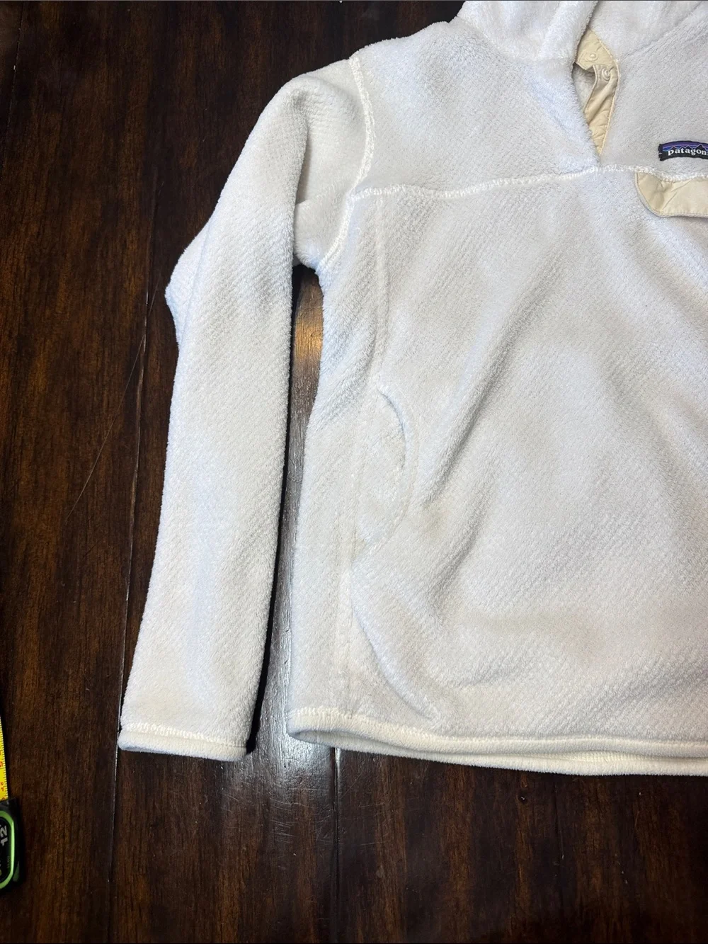 Patagonia White Cowl-Neck Fleece Pullover with Cream Accent Medium
